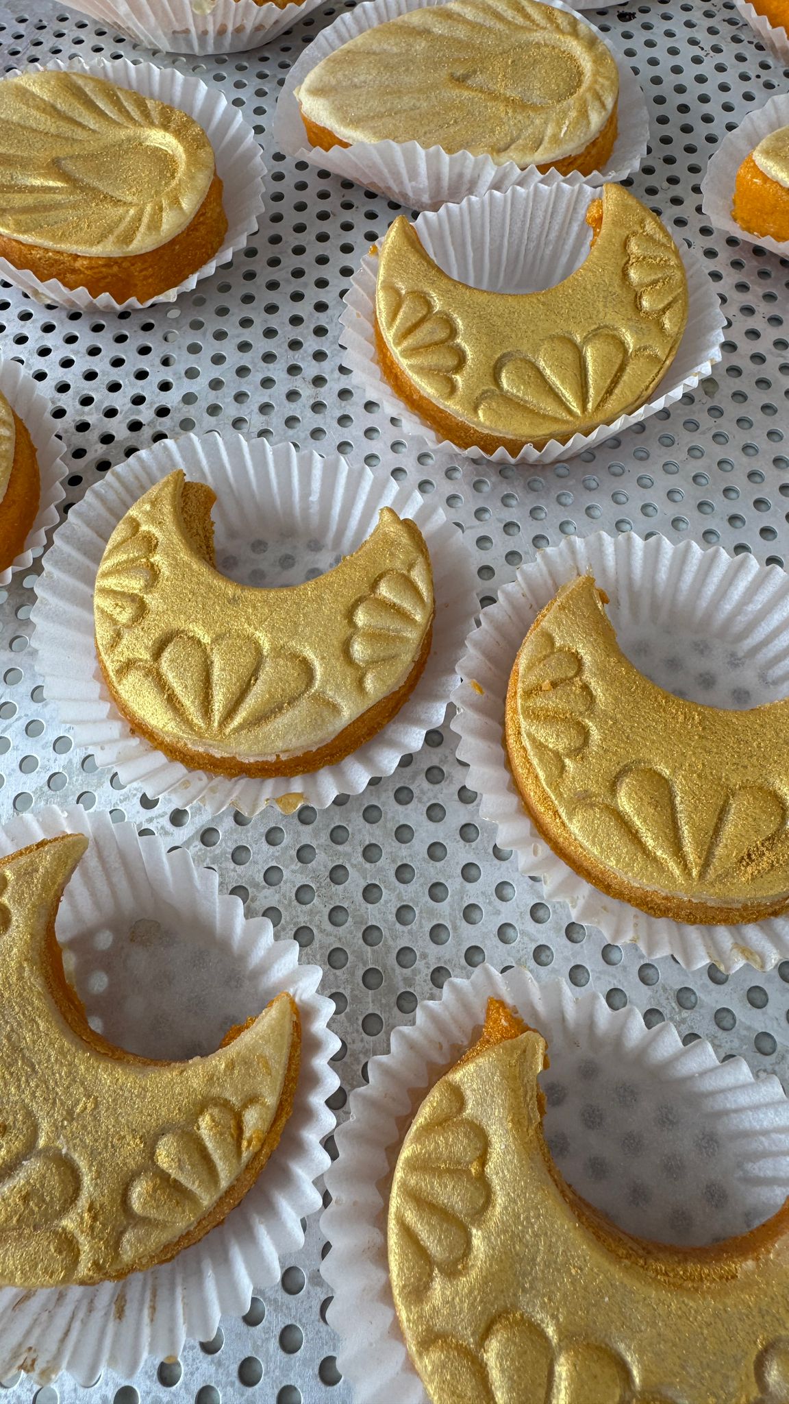 תכשיטי שקדים - עוגיות מרוקאיות מסורתיות עם שקדים טחונים ומעוטרות